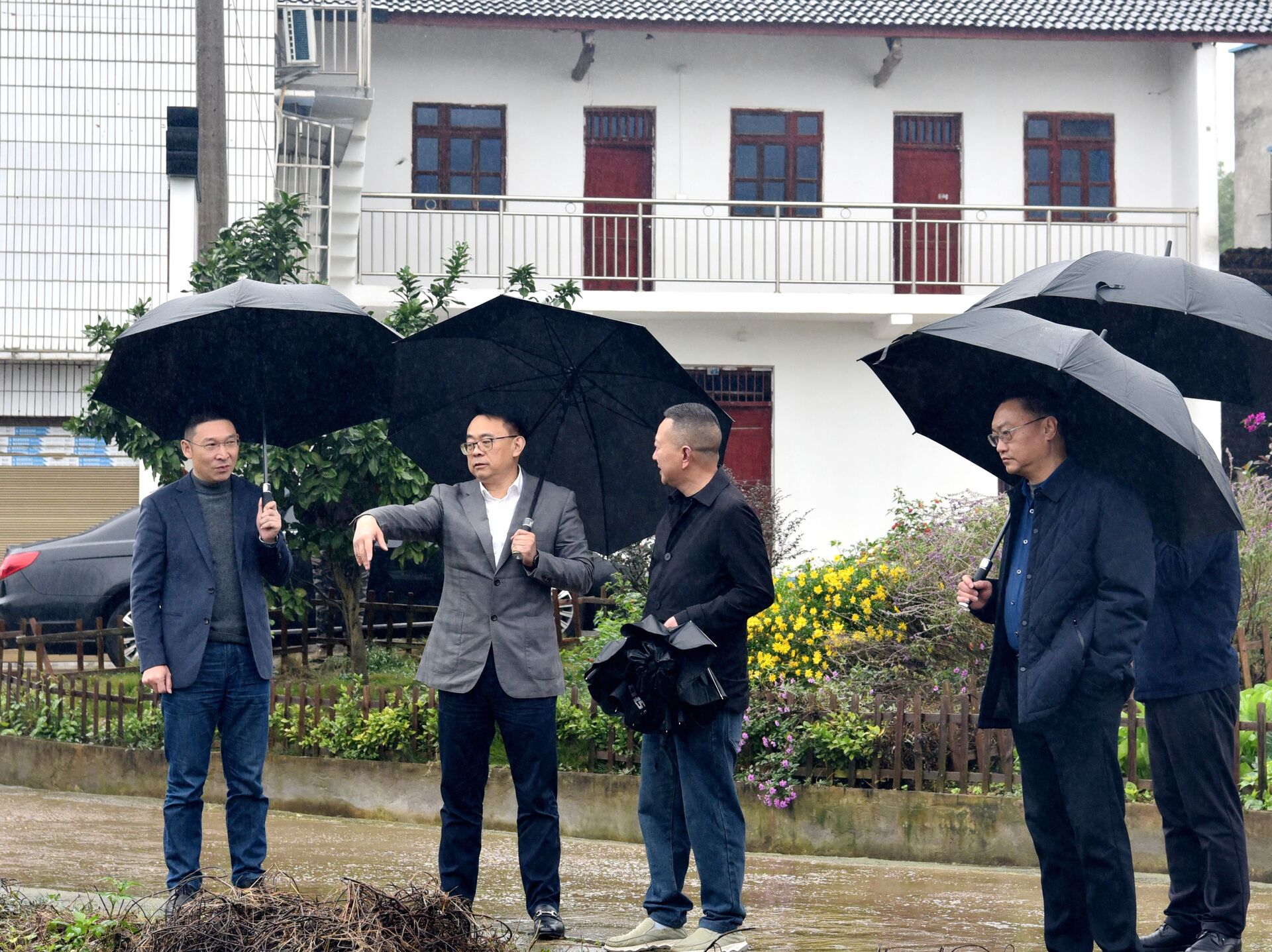 11.18邹云生到西湖镇宣讲党的二十届四中全会精神并调研人大工作2