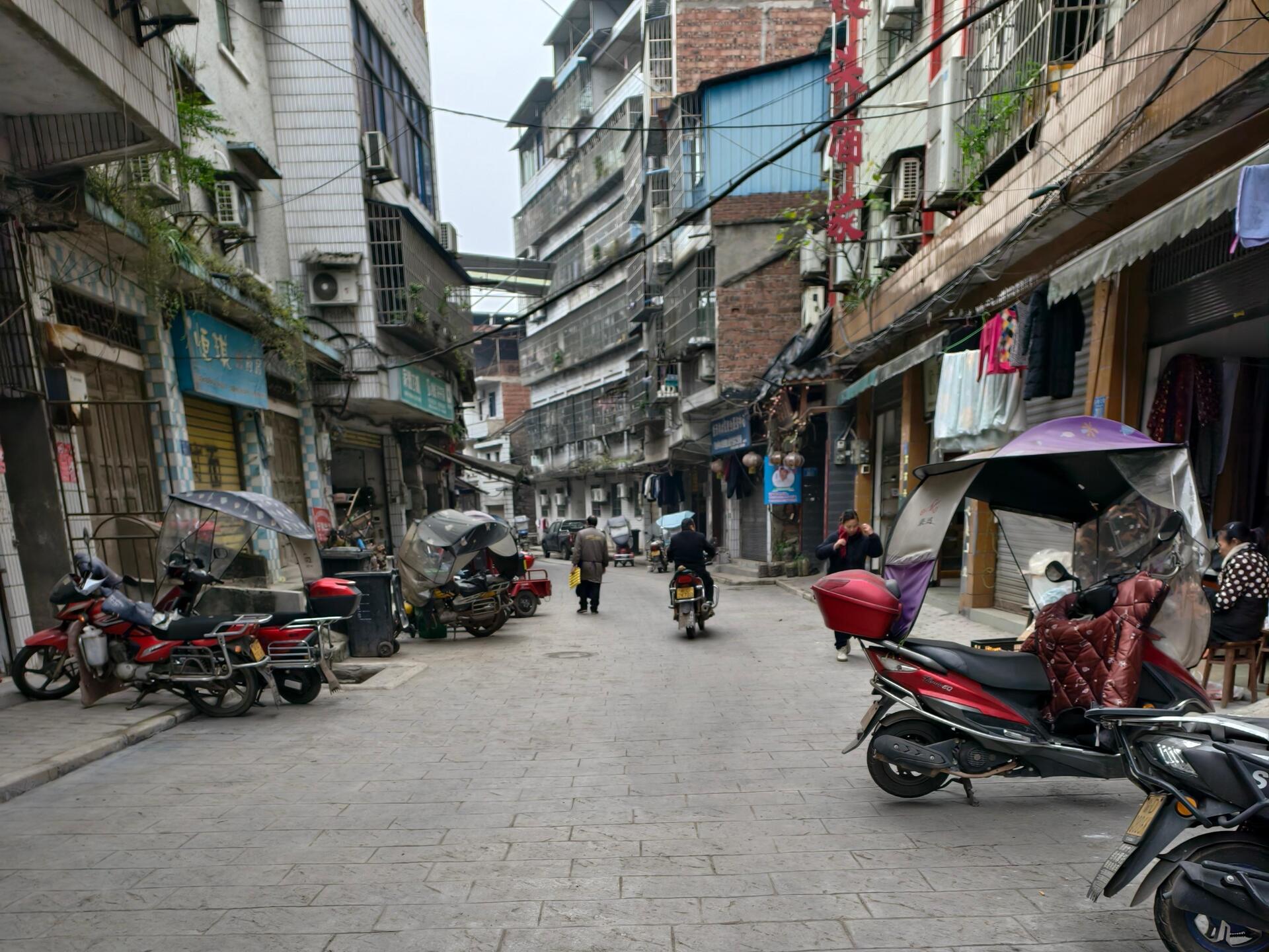 民生票决定方向 老街焕新暖民心——石蟆镇人大两年攻坚书写民生答卷3