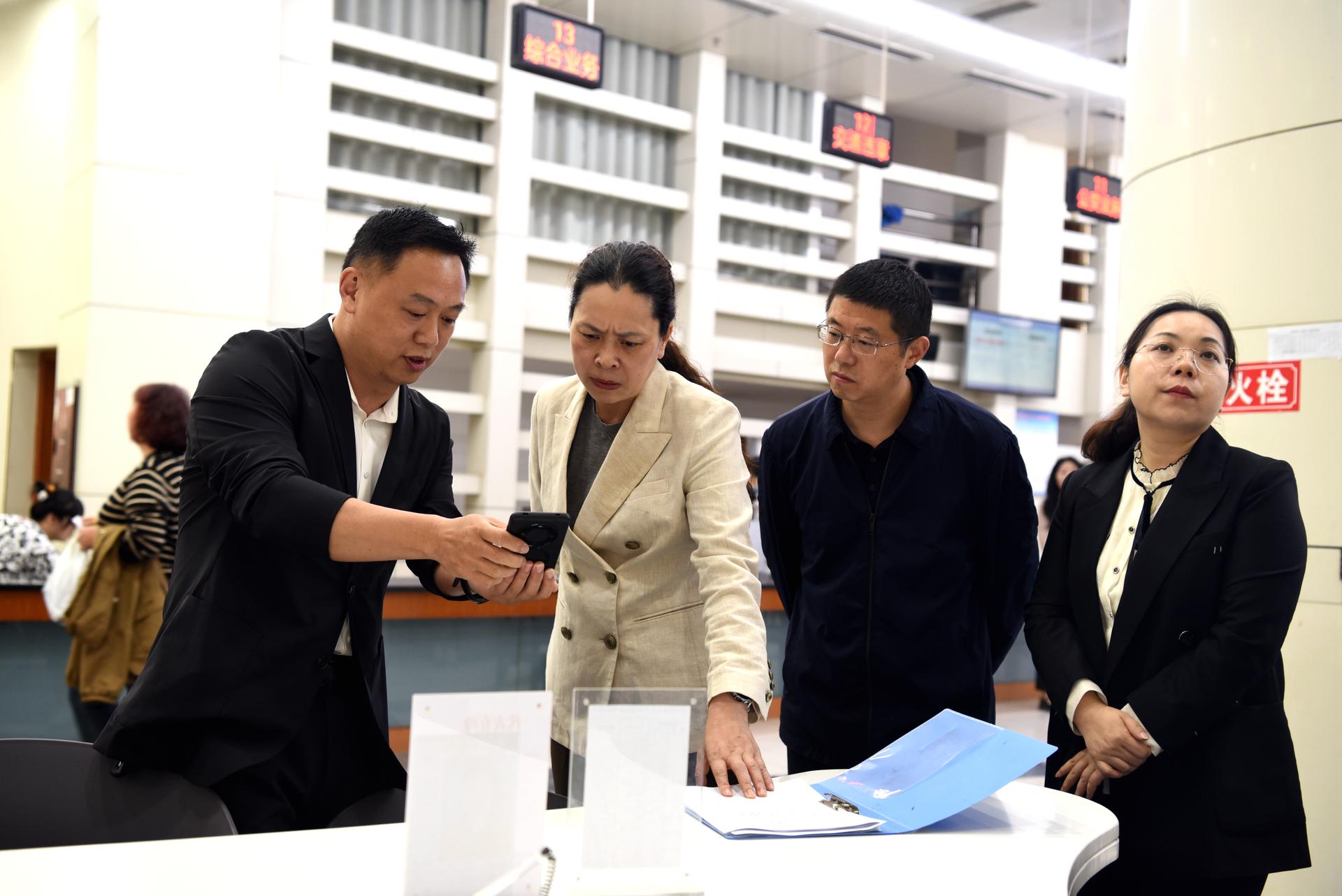 2记者 陆海银 摄 (6)